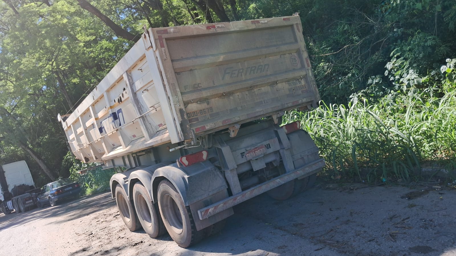 Foto da carreta QUU8679