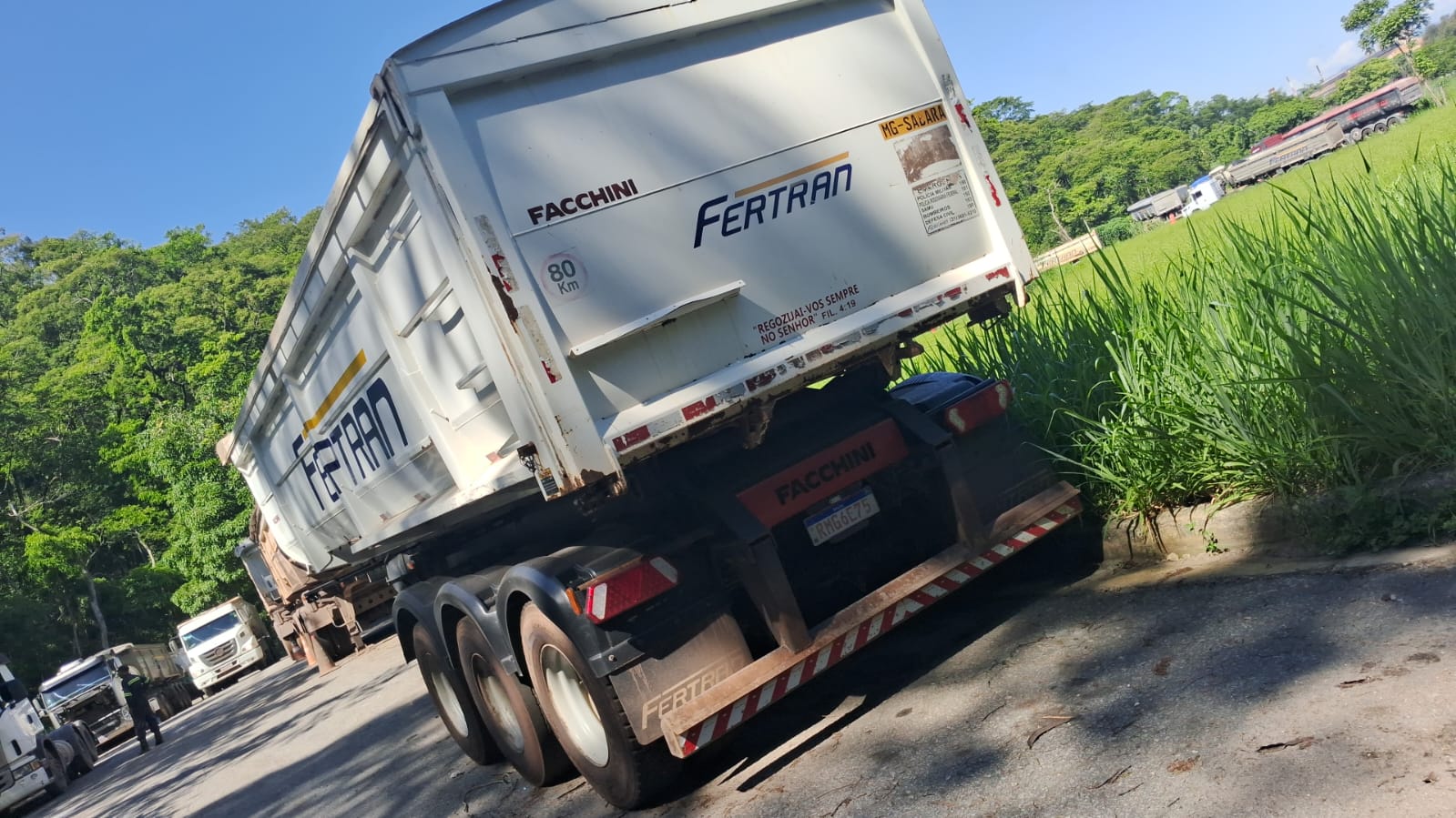 Foto da carreta RMG6E75